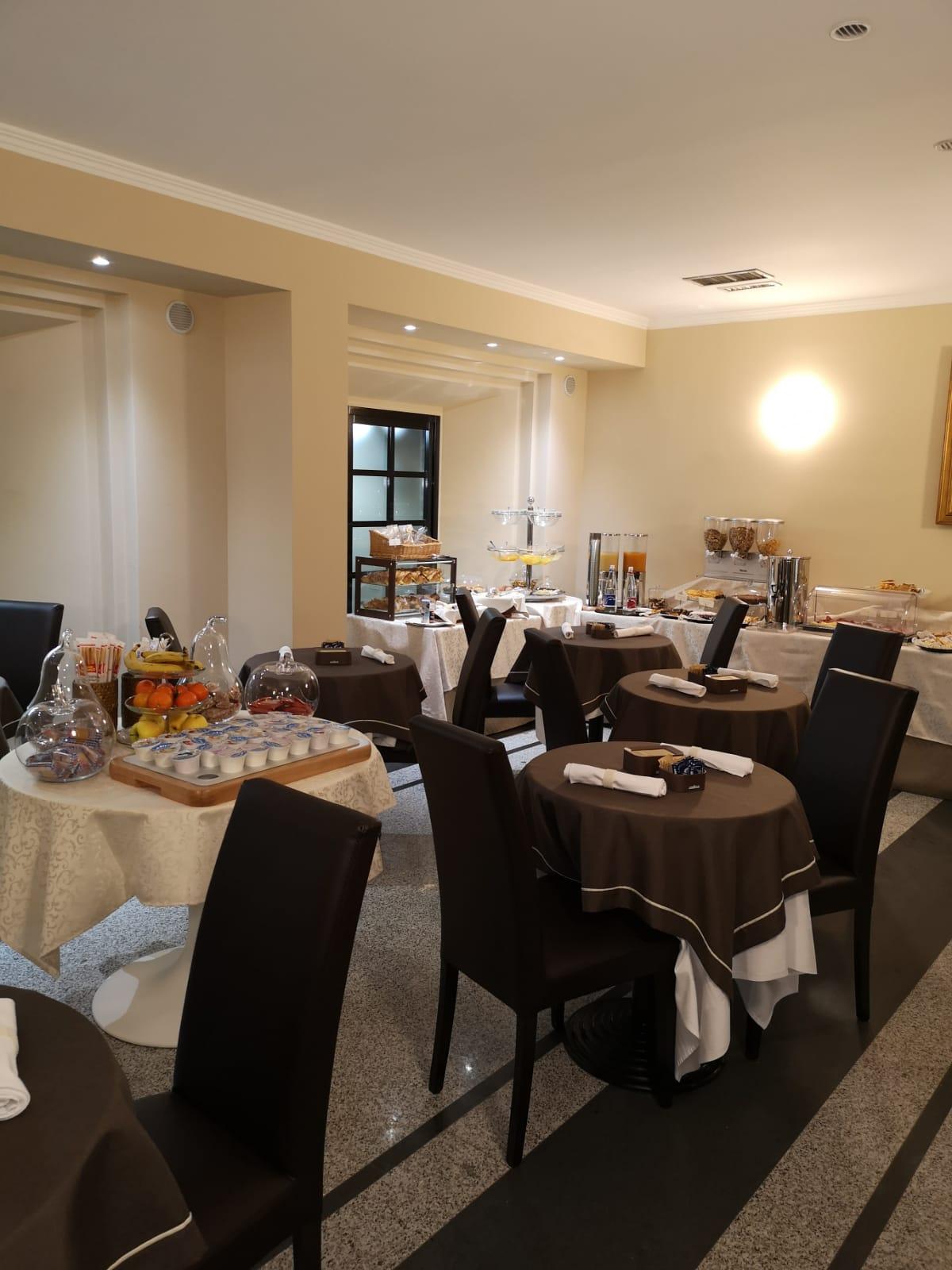 Hotel Valentino Du Parc Торино Екстериор снимка
