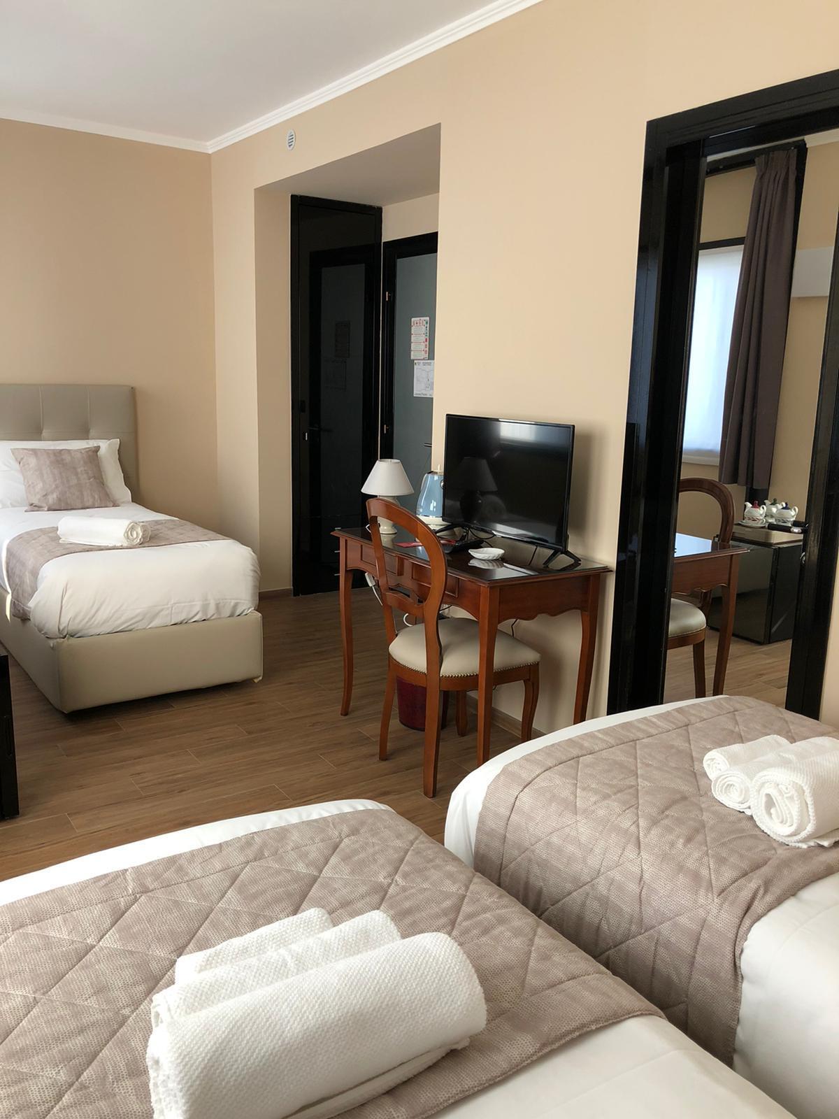 Hotel Valentino Du Parc Торино Стая снимка